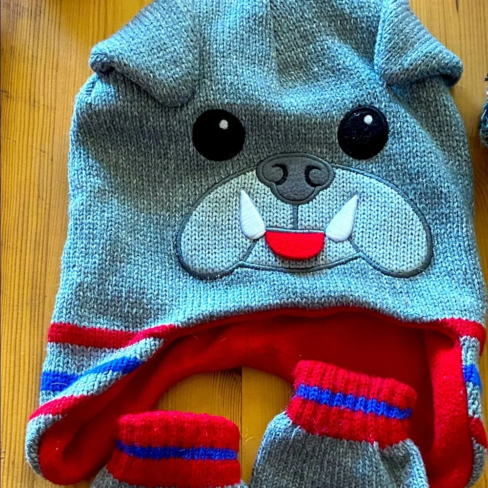 Boys small winter hat and mittens. Gray bulldog
